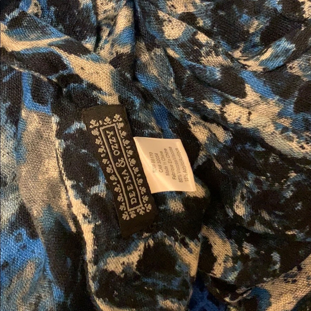 Blue patterned circle scarf - Picture 3 of 3